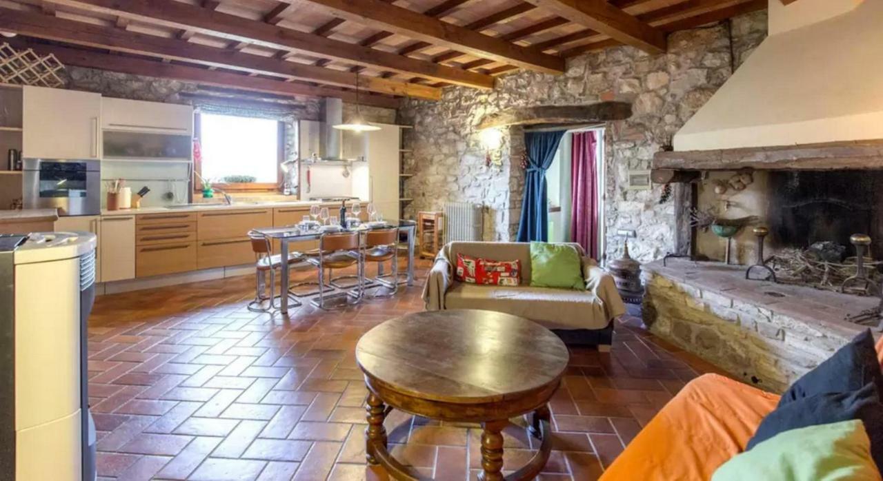 Casa Mazzocchi Vista Su Poppi Villa Exterior photo